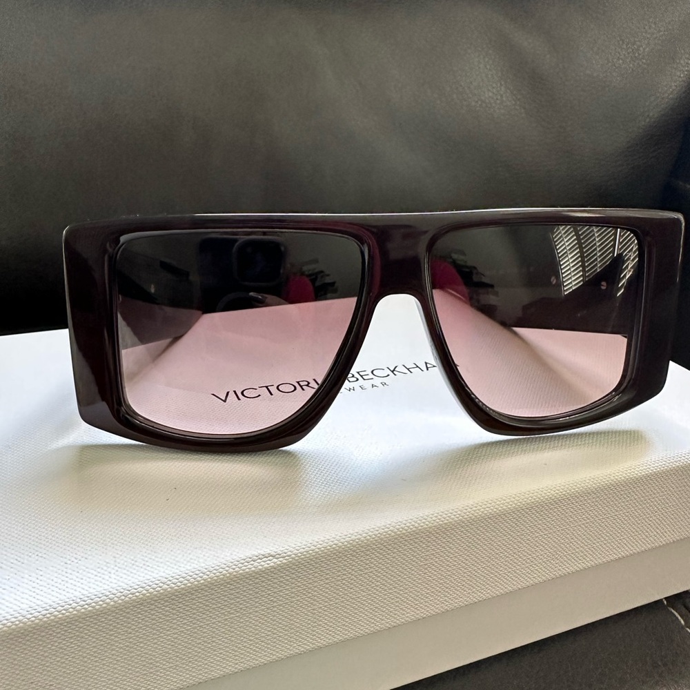 Victoria Beckham Black Sunglasses - Picture 9 of 11